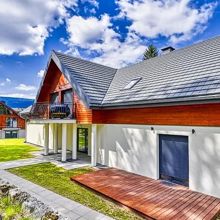 & Sky By Royal Aparts شكلارسكا بوريبا