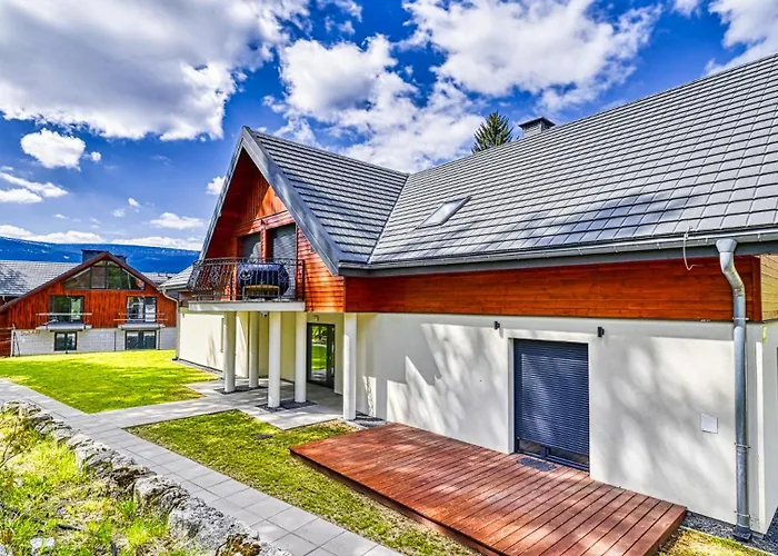 & Sky By Royal Aparts شكلارسكا بوريبا