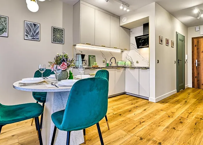 Apartment & Sky By Royal Aparts *